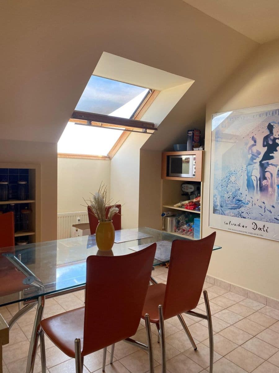 Prenájom bytu 4-izbový 100 m², K Horoměřicům, Praha, Praha Prenájom bytu 4-izbový 100 m², K Horoměřicům, Praha, Praha