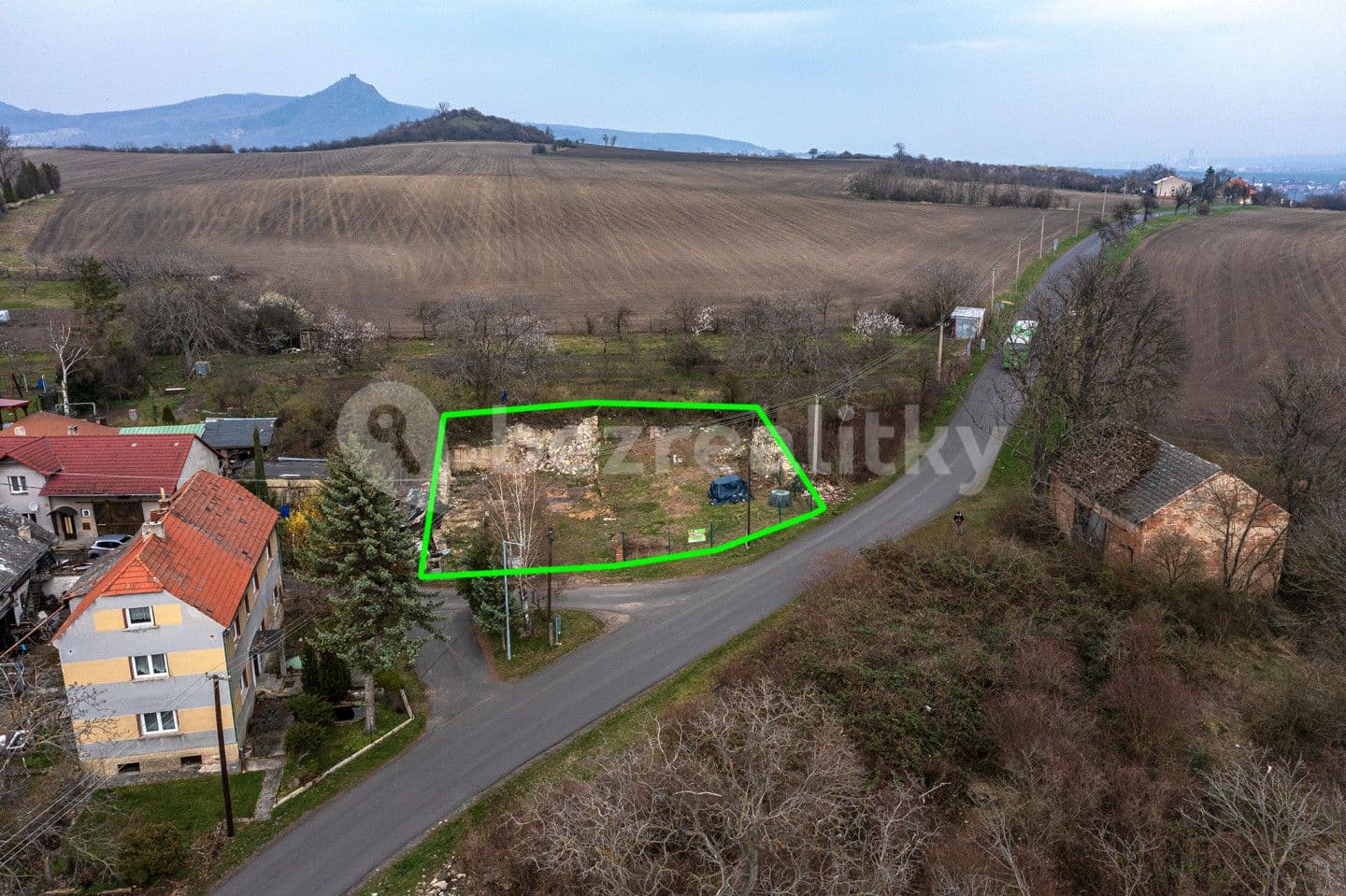 Predaj pozemku 594 m², Dlažkovice, Ústecký kraj