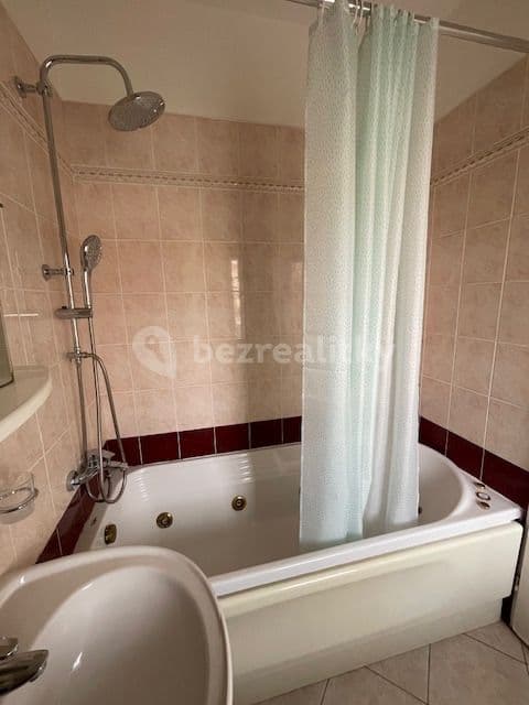 Prenájom bytu 2-izbový 56 m², Tusarova, Praha, Praha Prenájom bytu 2-izbový 56 m², Tusarova, Praha, Praha