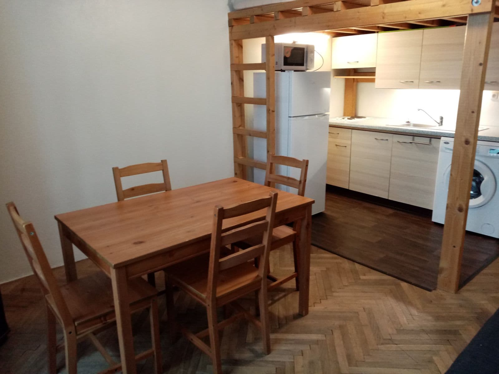 Prenájom bytu Garsoniéra 25 m², U Smaltovny, Praha, Praha Prenájom bytu Garsoniéra 25 m², U Smaltovny, Praha, Praha