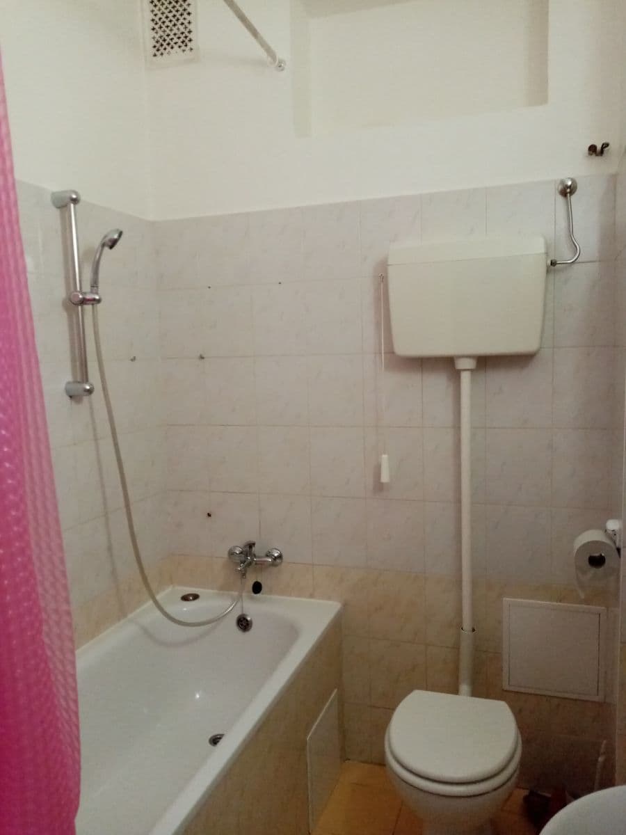 Prenájom bytu Garsoniéra 25 m², U Smaltovny, Praha, Praha Prenájom bytu Garsoniéra 25 m², U Smaltovny, Praha, Praha