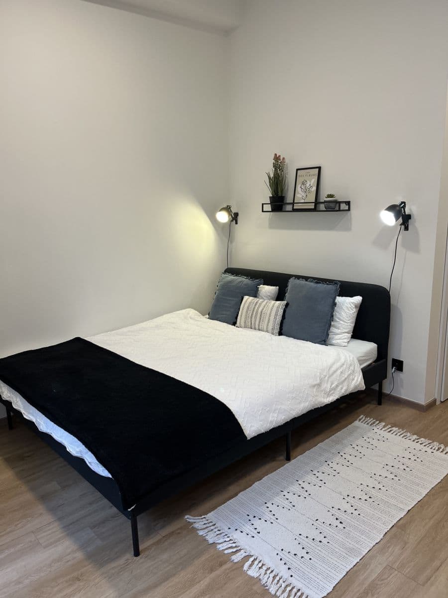 Prenájom bytu 32 m², Nad Kolčavkou A, Praha, Praha Prenájom bytu 32 m², Nad Kolčavkou A, Praha, Praha