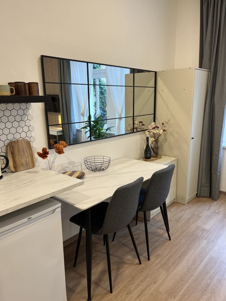 Prenájom bytu 32 m², Nad Kolčavkou A, Praha, Praha Prenájom bytu 32 m², Nad Kolčavkou A, Praha, Praha