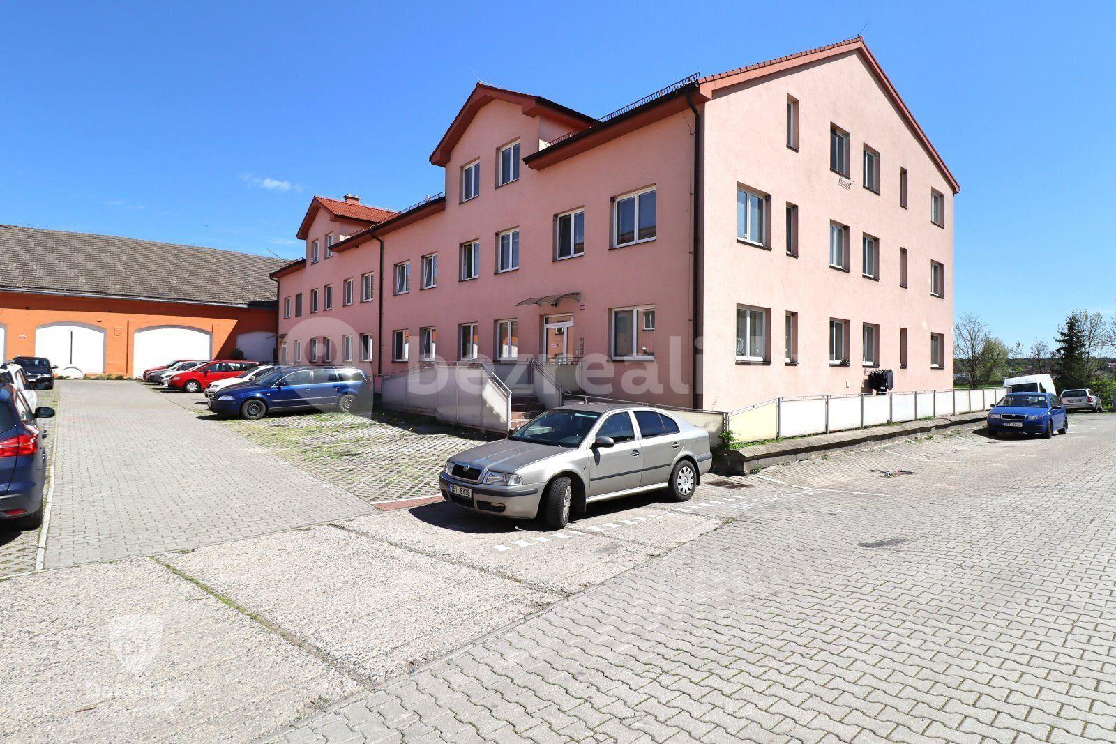 Prenájom bytu 2-izbový 55 m², Komenského, Šestajovice, Středočeský kraj