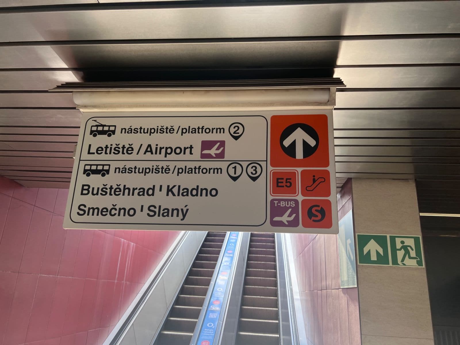 Predaj domu 57 m², pozemek 9 m², Krátká, Smečno, Středočeský kraj Predaj domu 57 m², pozemek 9 m², Krátká, Smečno, Středočeský kraj