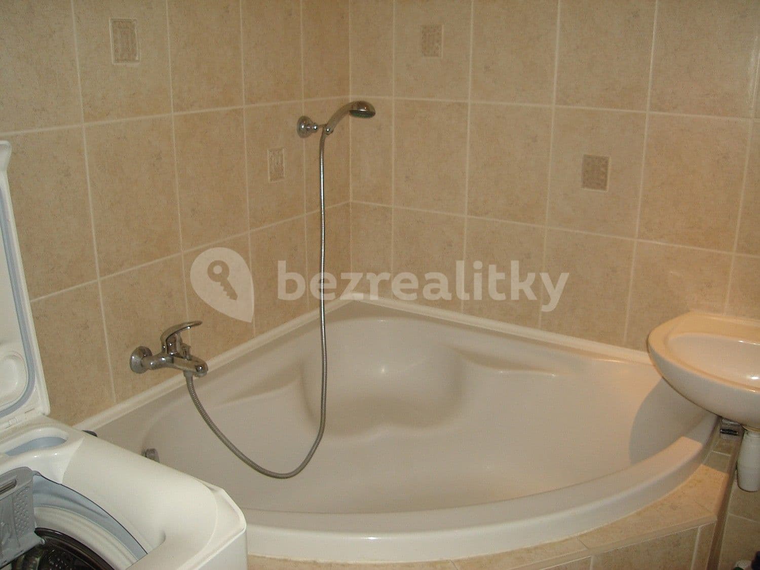 Prenájom bytu 1-izbový 38 m², Na Hranicích, Praha, Praha Prenájom bytu 1-izbový 38 m², Na Hranicích, Praha, Praha