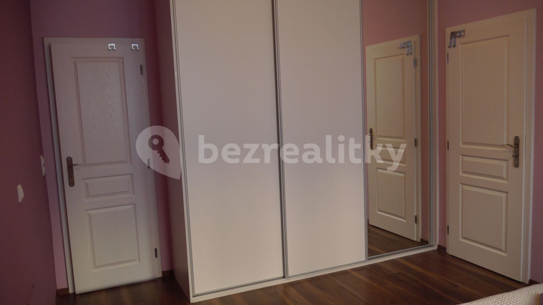 Prenájom bytu 2-izbový 45 m², Sportovní, Praha, Praha