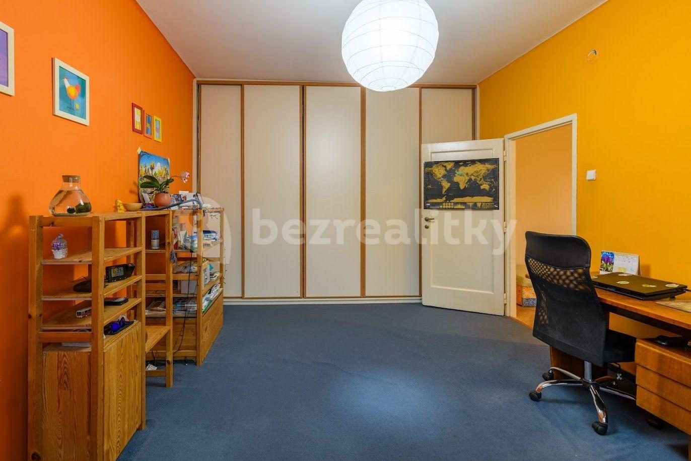 Prenájom bytu 4-izbový 113 m², Floriánske námestie, Bratislava - mestská časť Staré Mesto, Bratislavský kraj