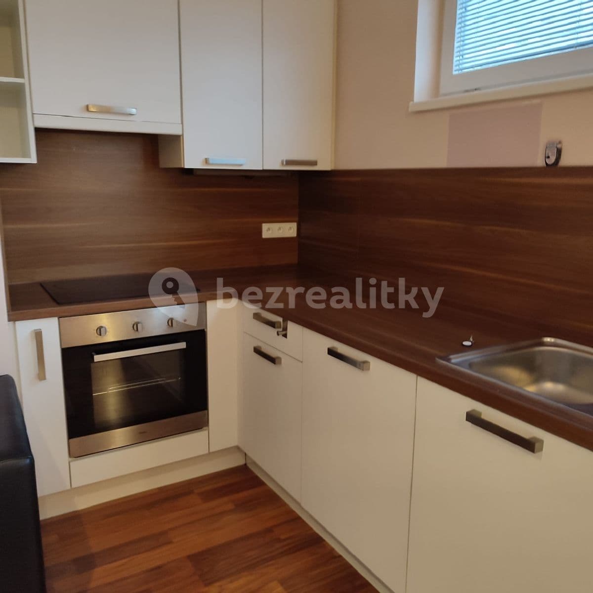 Prenájom bytu 1-izbový 35 m², Počernická, Praha, Praha Prenájom bytu 1-izbový 35 m², Počernická, Praha, Praha