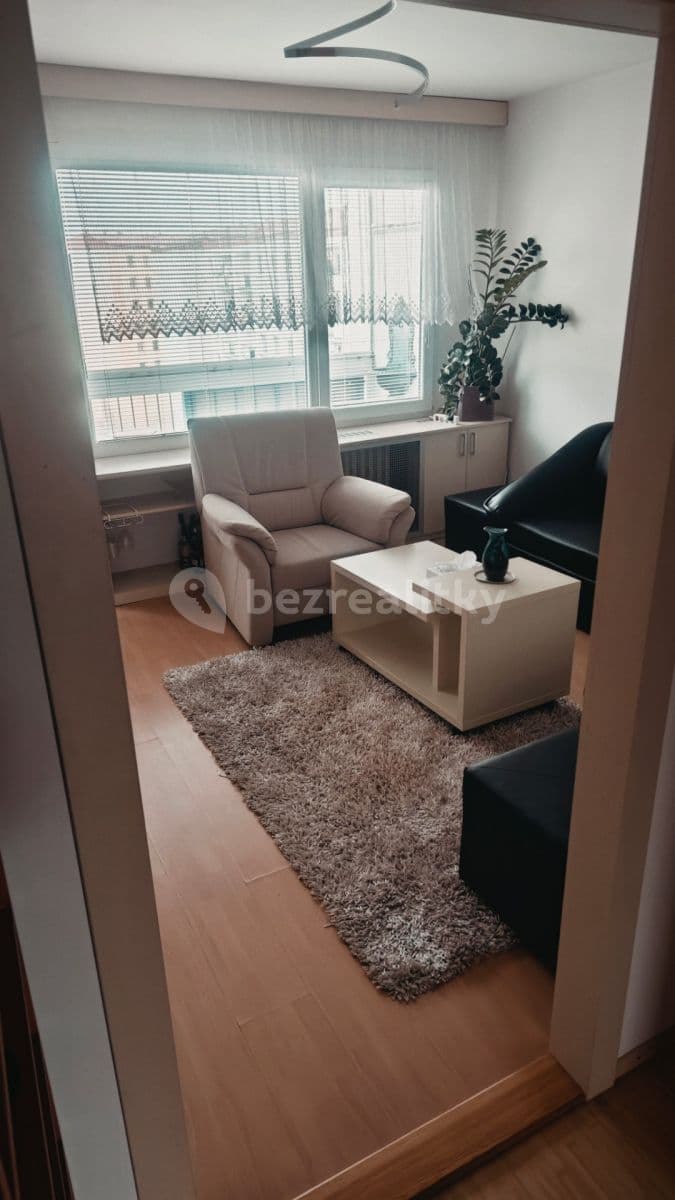 Prenájom bytu 4-izbový 76 m², Pod hvězdárnou, Teplice, Ústecký kraj Prenájom bytu 4-izbový 76 m², Pod hvězdárnou, Teplice, Ústecký kraj
