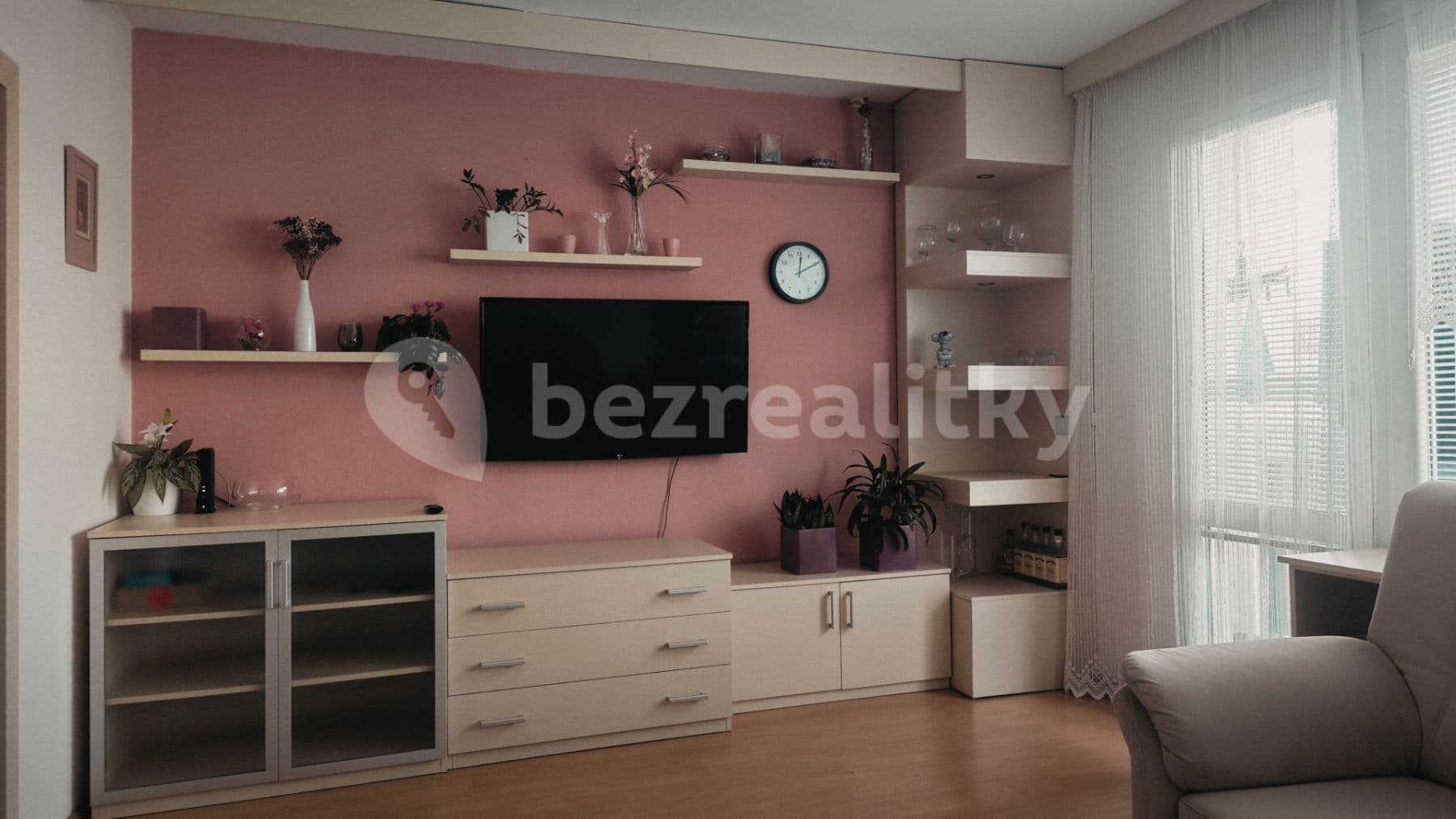 Prenájom bytu 4-izbový 76 m², Pod hvězdárnou, Teplice, Ústecký kraj Prenájom bytu 4-izbový 76 m², Pod hvězdárnou, Teplice, Ústecký kraj