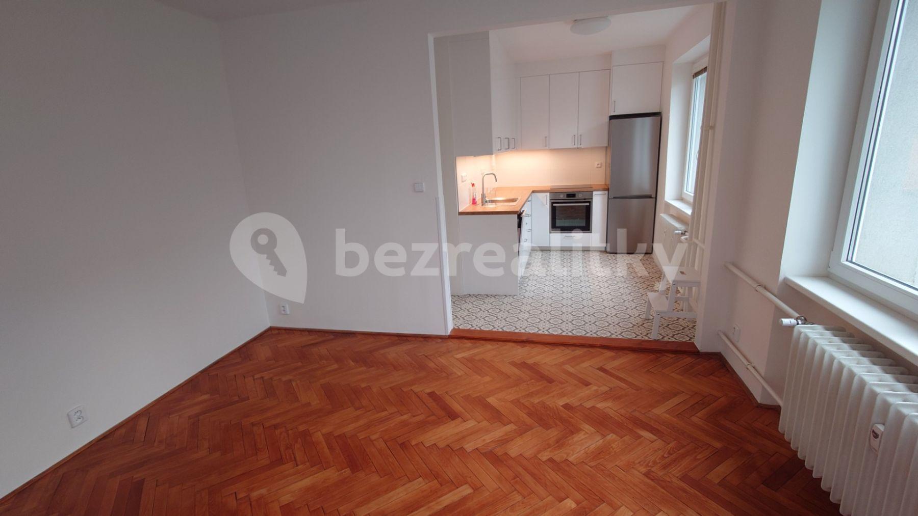 Prenájom bytu 3-izbový 70 m², Na Petřinách, Praha, Praha