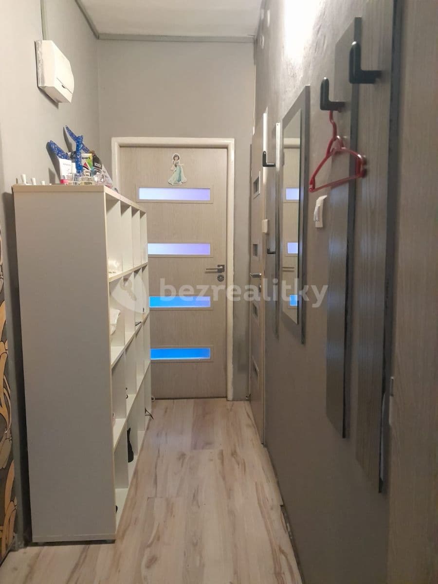 Prenájom bytu 2-izbový 54 m², 1. máje, Most, Ústecký kraj Prenájom bytu 2-izbový 54 m², 1. máje, Most, Ústecký kraj