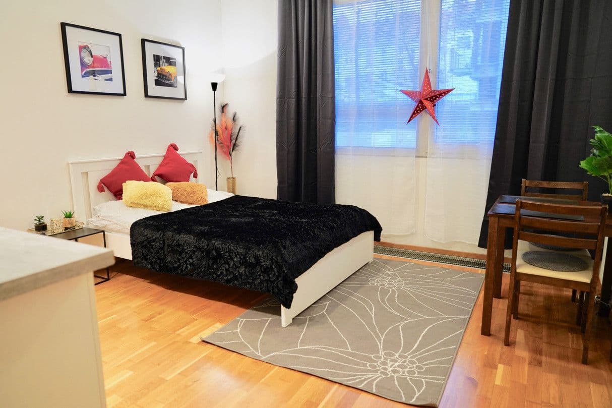Prenájom bytu 29 m², Korunní, Praha, Praha Prenájom bytu 29 m², Korunní, Praha, Praha
