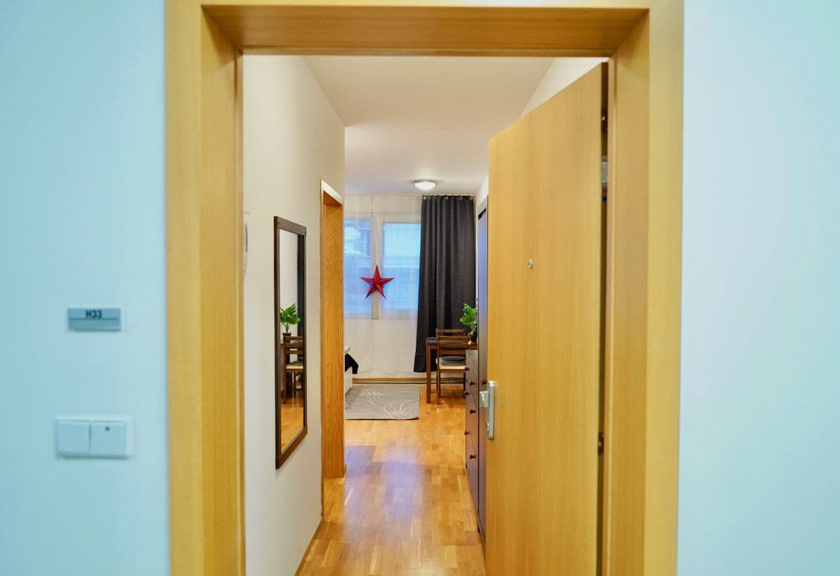 Prenájom bytu 29 m², Korunní, Praha, Praha Prenájom bytu 29 m², Korunní, Praha, Praha