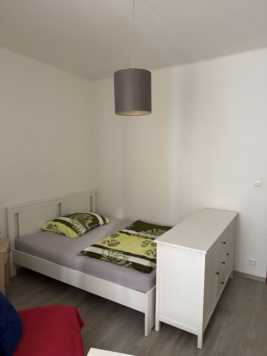Prenájom bytu 42 m², Slovinská, Praha, Praha Prenájom bytu 42 m², Slovinská, Praha, Praha
