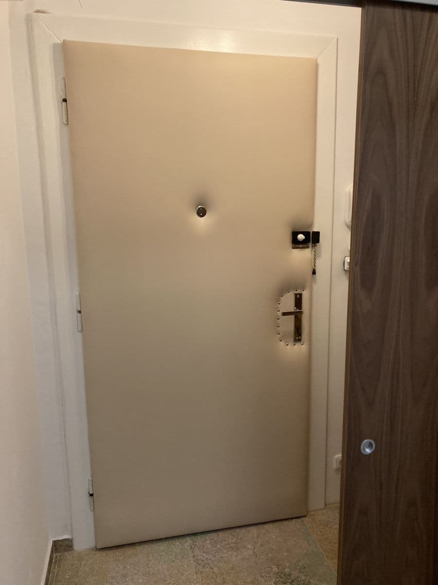 Prenájom bytu 42 m², Slovinská, Praha, Praha Prenájom bytu 42 m², Slovinská, Praha, Praha