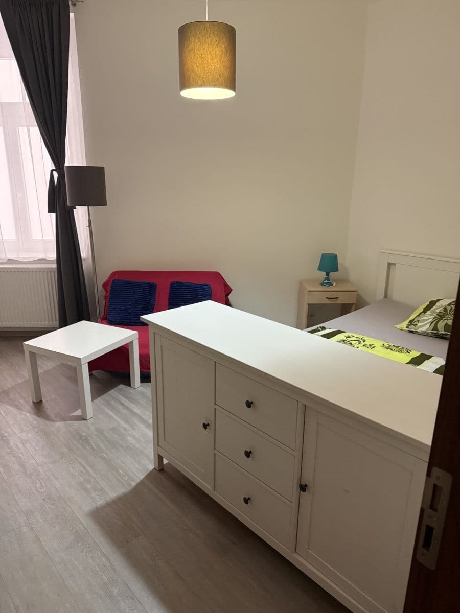 Prenájom bytu 42 m², Slovinská, Praha, Praha Prenájom bytu 42 m², Slovinská, Praha, Praha