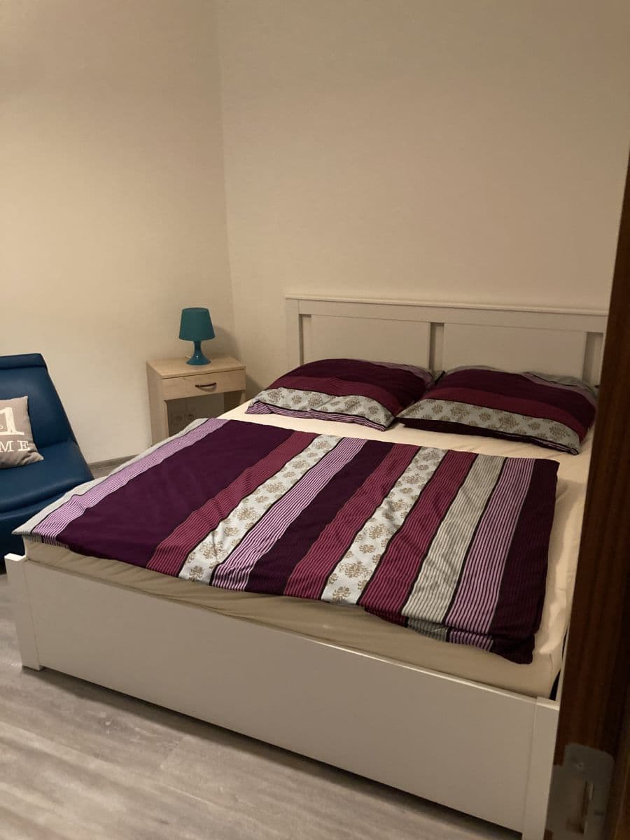 Prenájom bytu 42 m², Slovinská, Praha, Praha Prenájom bytu 42 m², Slovinská, Praha, Praha