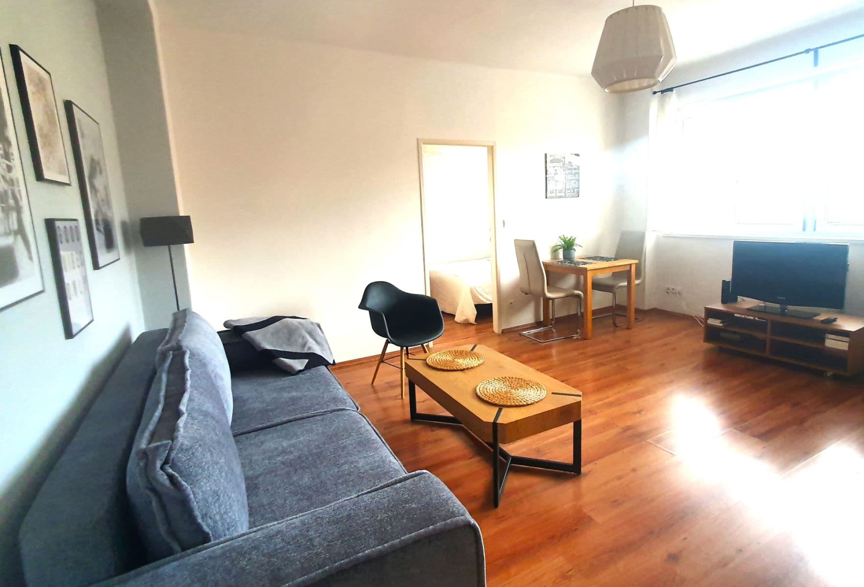 Prenájom bytu 41 m², Krchlebská, Praha, Praha Prenájom bytu 41 m², Krchlebská, Praha, Praha