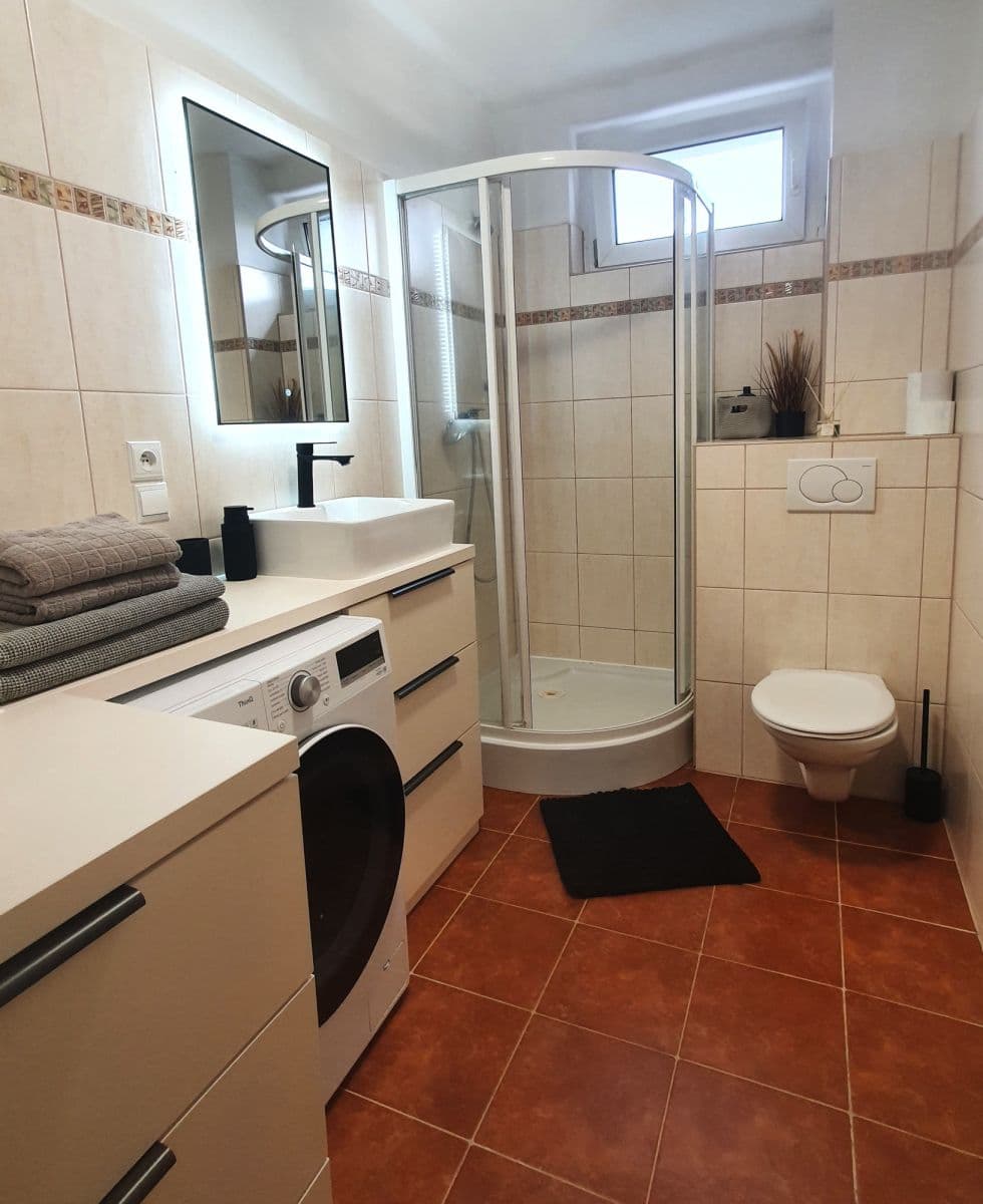 Prenájom bytu 41 m², Krchlebská, Praha, Praha Prenájom bytu 41 m², Krchlebská, Praha, Praha