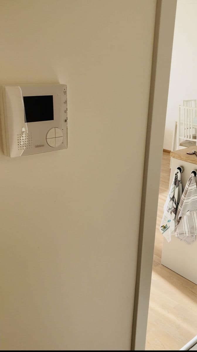 Prenájom bytu 37 m², Učňovská, Praha, Praha Prenájom bytu 37 m², Učňovská, Praha, Praha