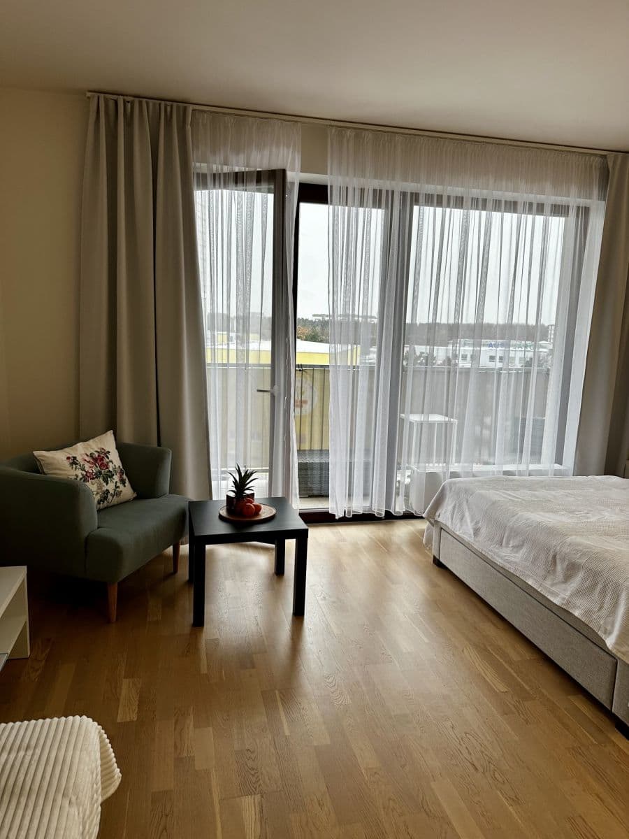 Prenájom bytu 37 m², Učňovská, Praha, Praha Prenájom bytu 37 m², Učňovská, Praha, Praha