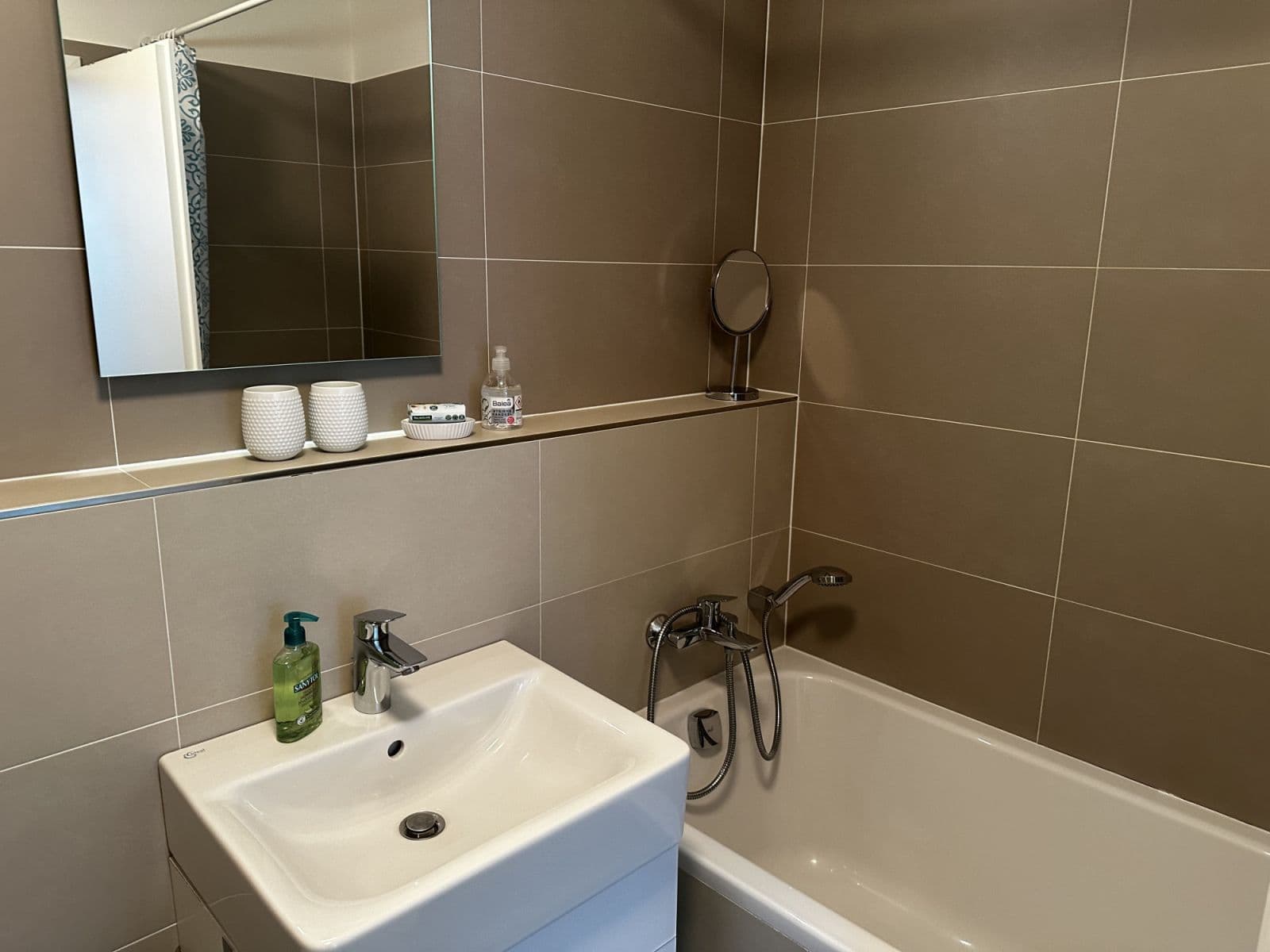 Prenájom bytu 37 m², Učňovská, Praha, Praha Prenájom bytu 37 m², Učňovská, Praha, Praha