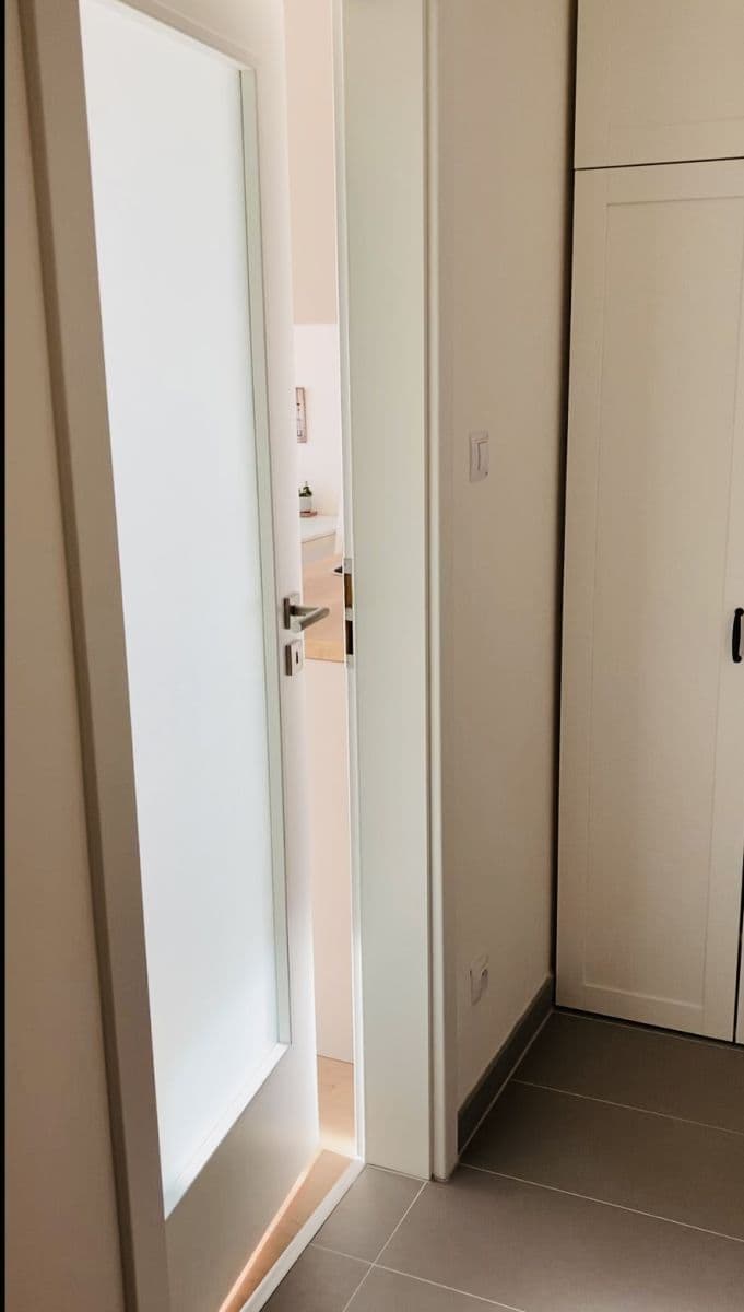 Prenájom bytu 37 m², Učňovská, Praha, Praha Prenájom bytu 37 m², Učňovská, Praha, Praha