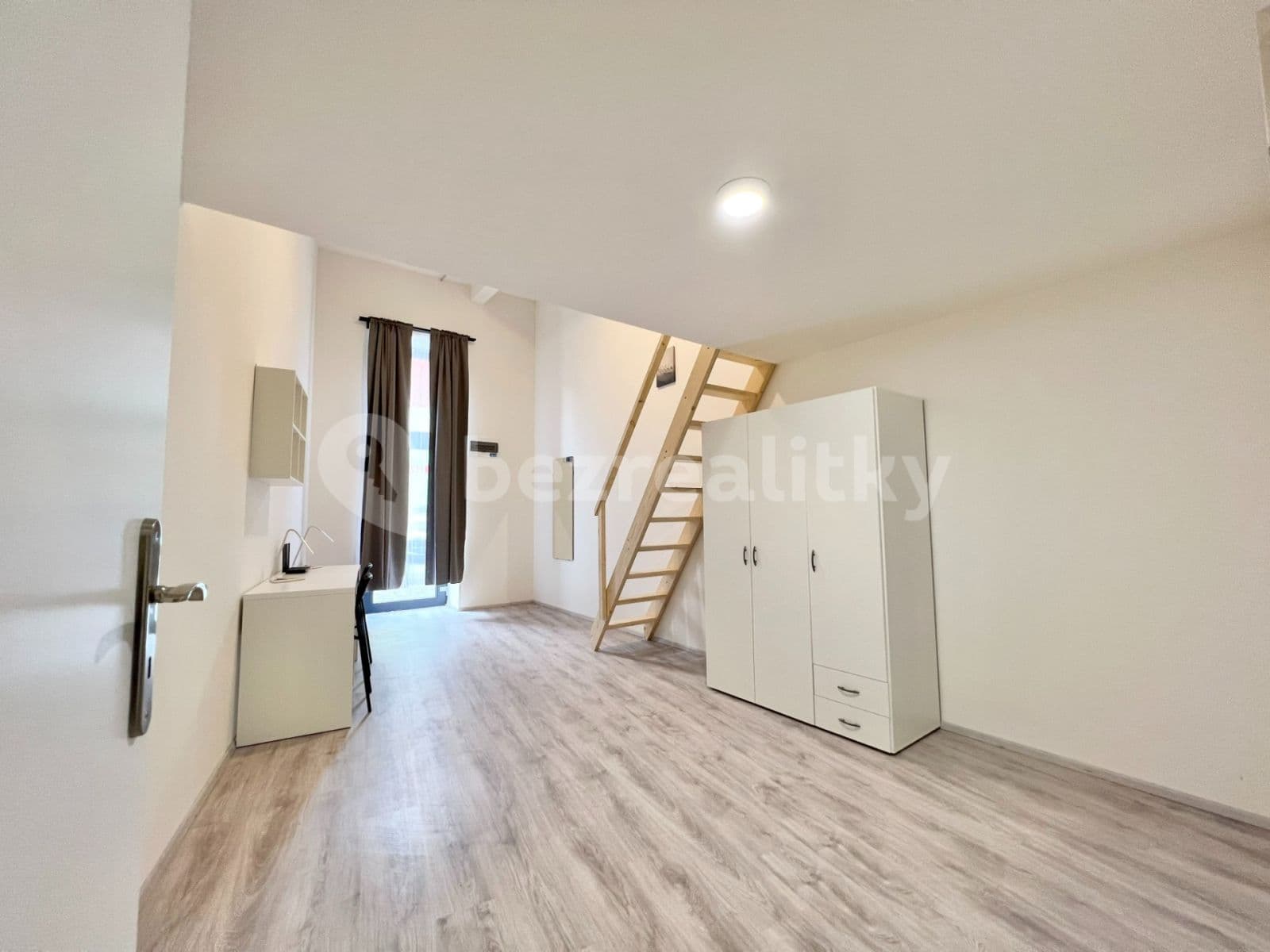 Prenájom bytu 1-izbový 30 m², Hybešova, Brno, Jihomoravský kraj Prenájom bytu 1-izbový 30 m², Hybešova, Brno, Jihomoravský kraj