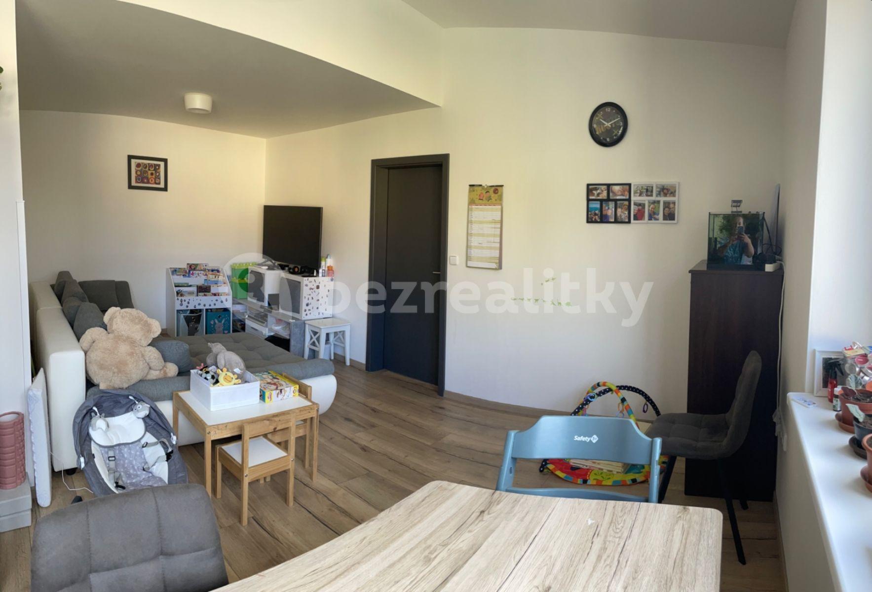 Prenájom bytu 3-izbový 62 m², Rudé armády, Mníšek pod Brdy, Středočeský kraj