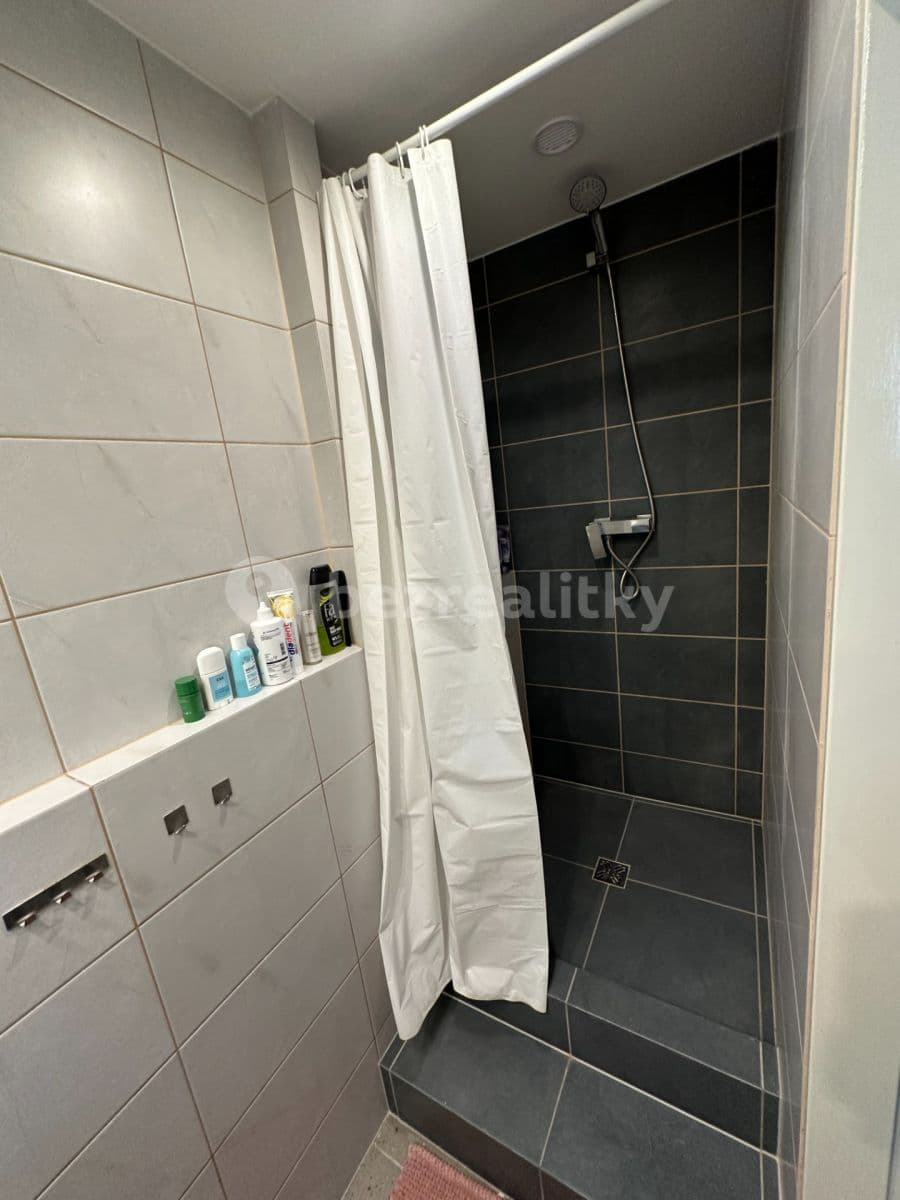 Prenájom bytu 1-izbový 40 m², Mirovická, Praha, Praha Prenájom bytu 1-izbový 40 m², Mirovická, Praha, Praha