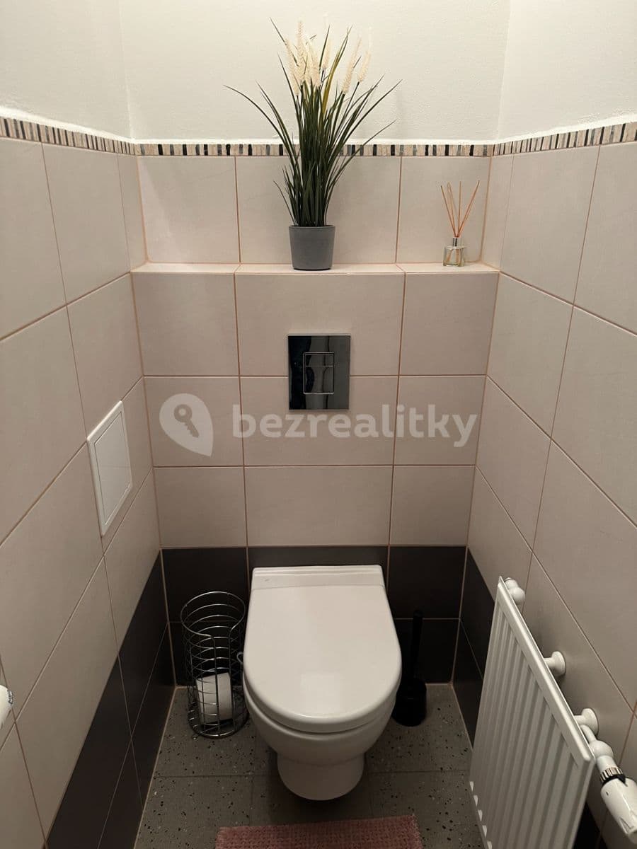 Prenájom bytu 1-izbový 40 m², Mirovická, Praha, Praha Prenájom bytu 1-izbový 40 m², Mirovická, Praha, Praha