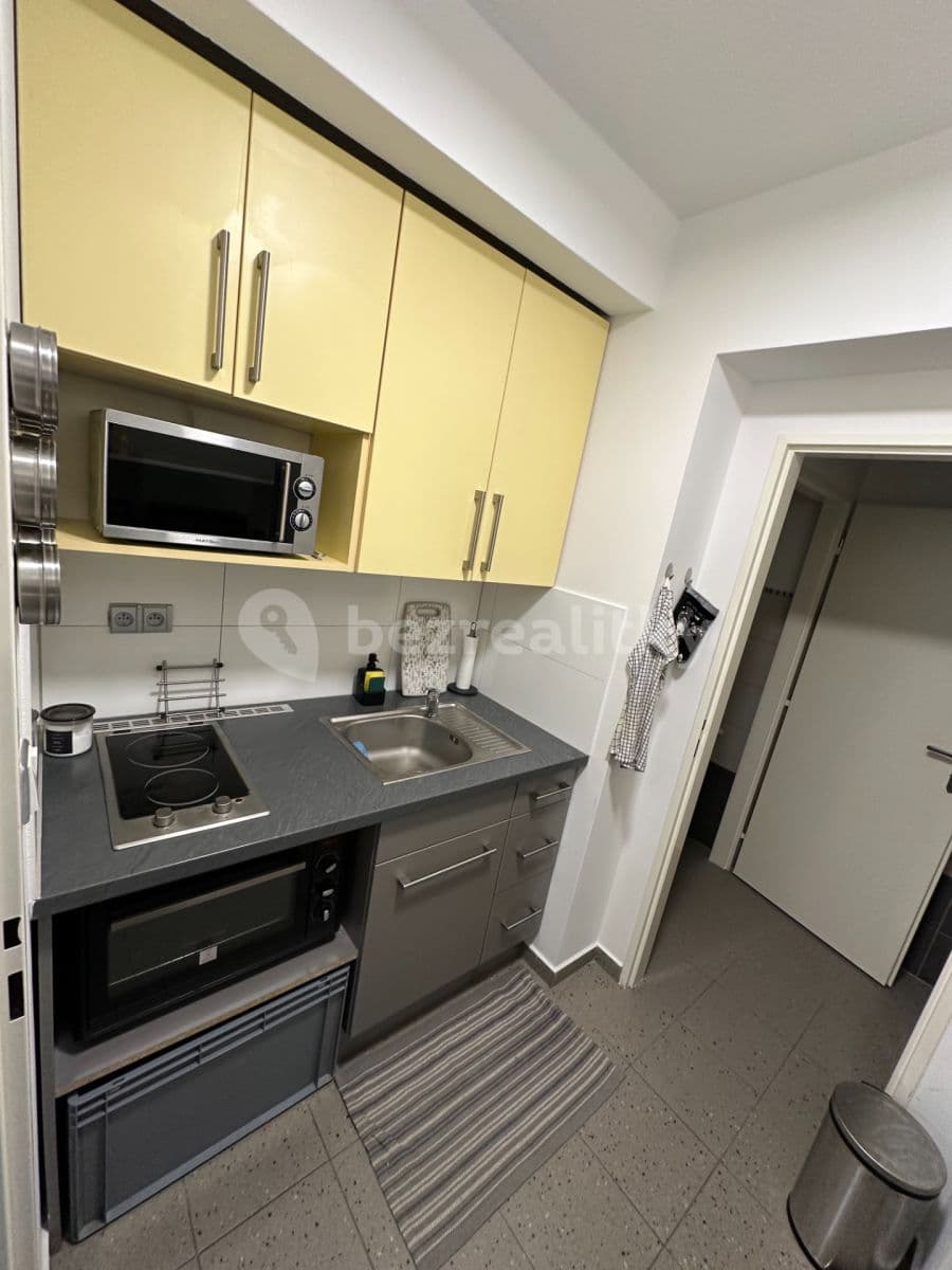 Prenájom bytu 1-izbový 40 m², Mirovická, Praha, Praha Prenájom bytu 1-izbový 40 m², Mirovická, Praha, Praha