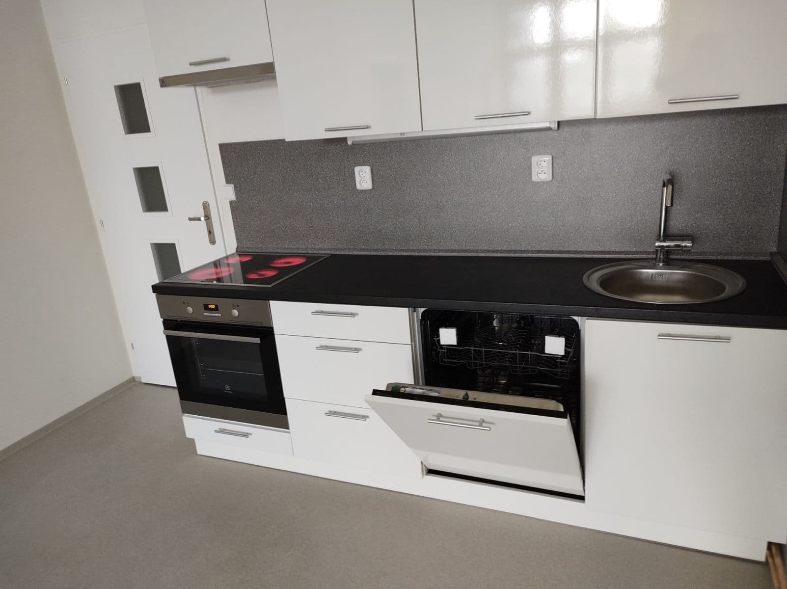 Prenájom bytu 2-izbový 61 m², Hrubínova, Litoměřice, Ústecký kraj Prenájom bytu 2-izbový 61 m², Hrubínova, Litoměřice, Ústecký kraj