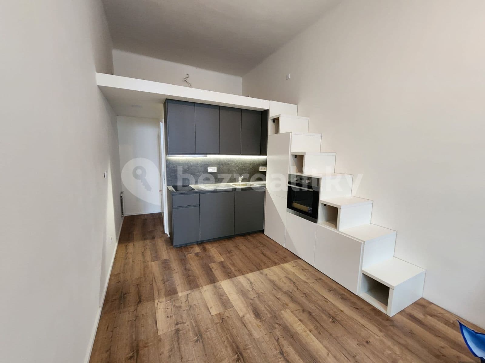 Prenájom bytu 1-izbový 22 m², Veverkova, Praha, Praha Prenájom bytu 1-izbový 22 m², Veverkova, Praha, Praha