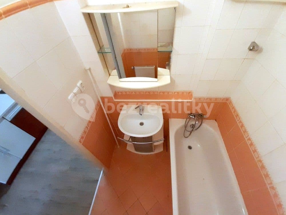 Prenájom bytu 3-izbový 57 m², Za Poštou, Praha, Praha Prenájom bytu 3-izbový 57 m², Za Poštou, Praha, Praha