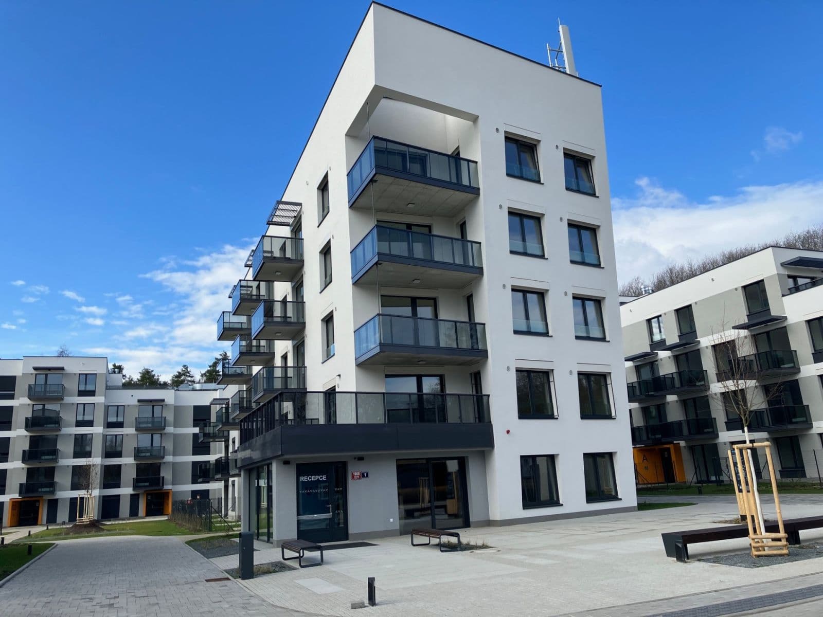 Prenájom bytu 2-izbový 53 m², K Jezeru, Praha, Praha Prenájom bytu 2-izbový 53 m², K Jezeru, Praha, Praha