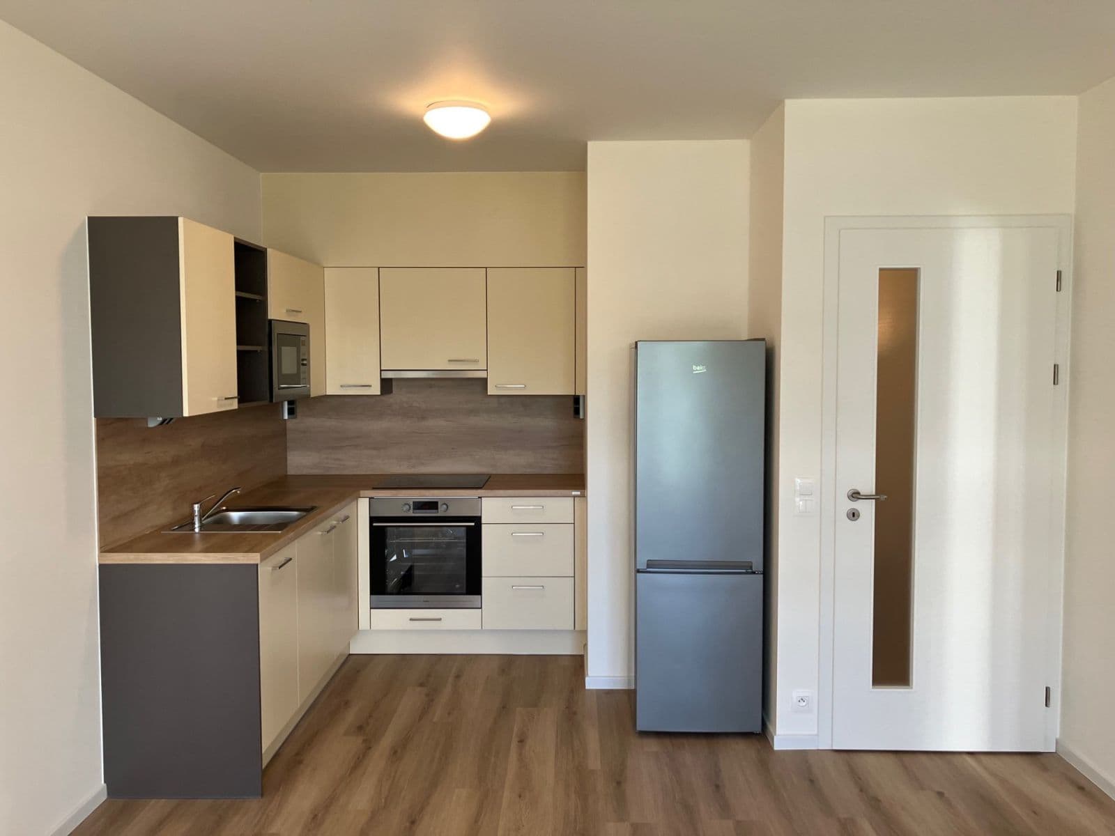 Prenájom bytu 2-izbový 53 m², K Jezeru, Praha, Praha Prenájom bytu 2-izbový 53 m², K Jezeru, Praha, Praha
