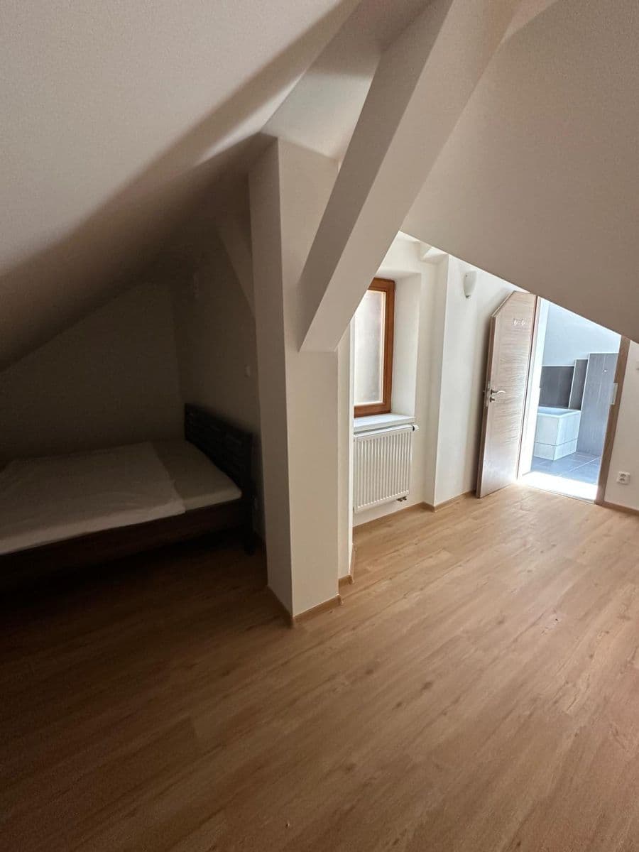 Prenájom bytu 79 m², Grafická, Praha, Praha Prenájom bytu 79 m², Grafická, Praha, Praha
