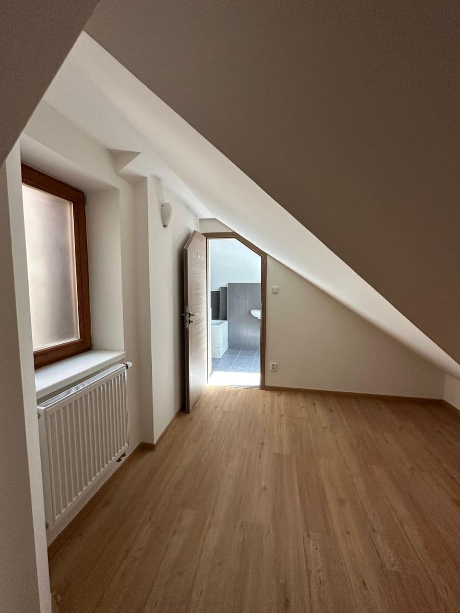 Prenájom bytu 79 m², Grafická, Praha, Praha Prenájom bytu 79 m², Grafická, Praha, Praha