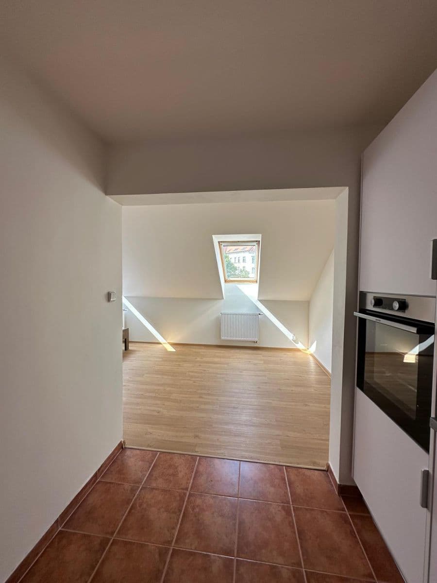 Prenájom bytu 79 m², Grafická, Praha, Praha Prenájom bytu 79 m², Grafická, Praha, Praha
