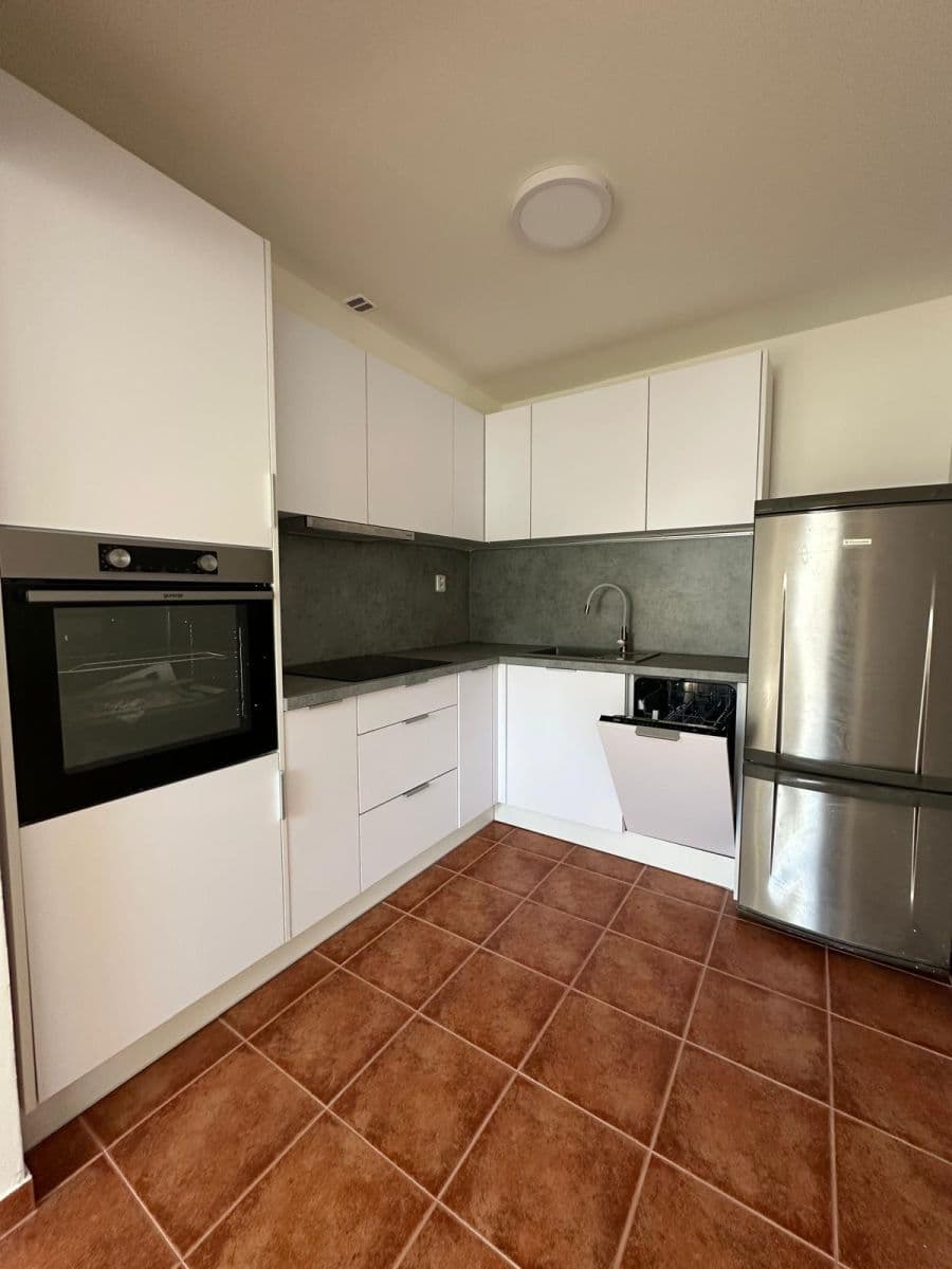 Prenájom bytu 79 m², Grafická, Praha, Praha Prenájom bytu 79 m², Grafická, Praha, Praha