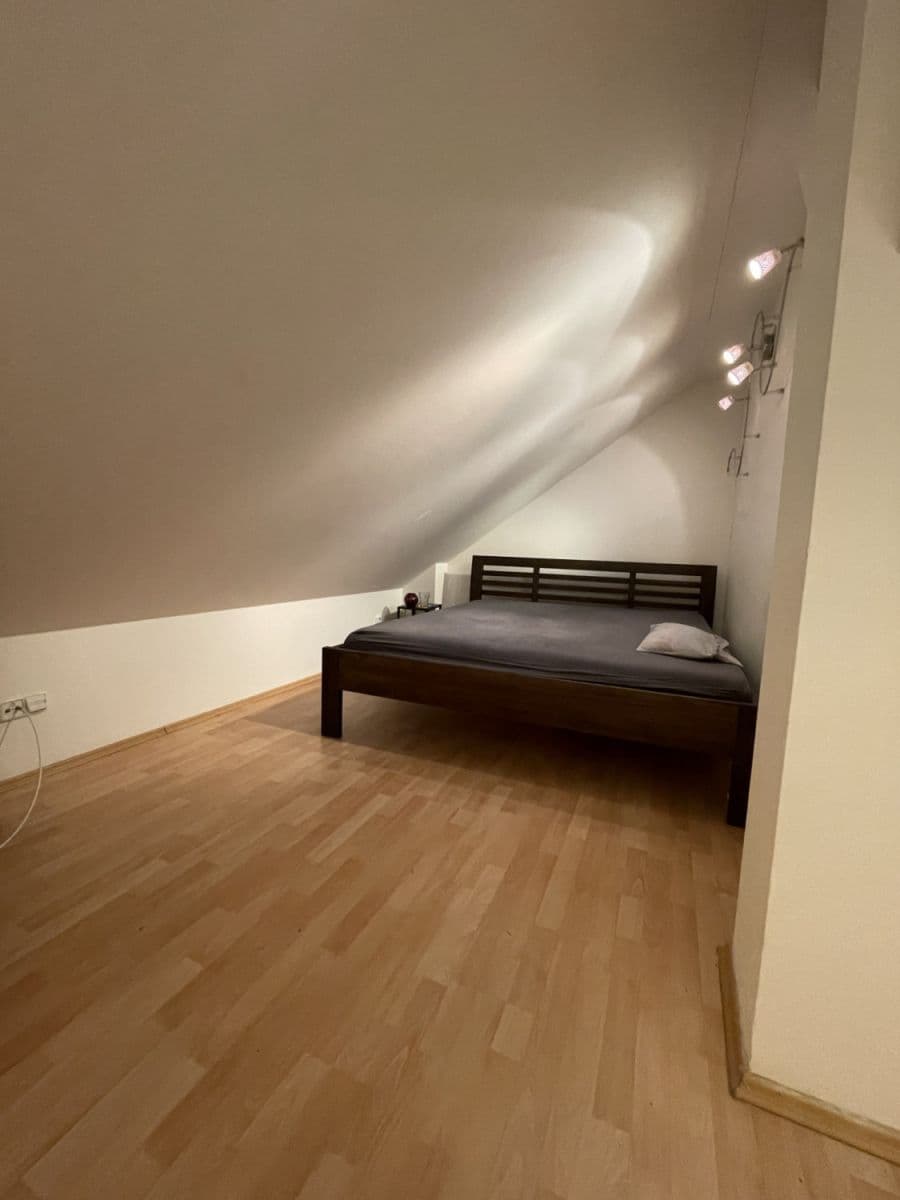 Prenájom bytu 79 m², Grafická, Praha, Praha Prenájom bytu 79 m², Grafická, Praha, Praha