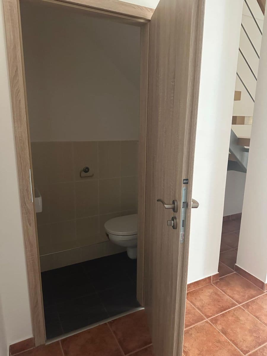 Prenájom bytu 79 m², Grafická, Praha, Praha Prenájom bytu 79 m², Grafická, Praha, Praha