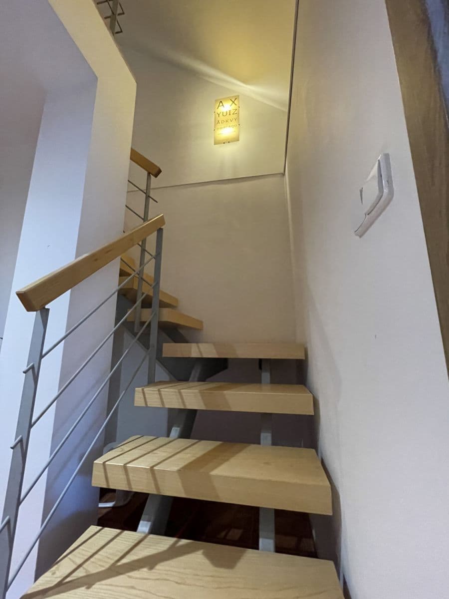 Prenájom bytu 79 m², Grafická, Praha, Praha Prenájom bytu 79 m², Grafická, Praha, Praha