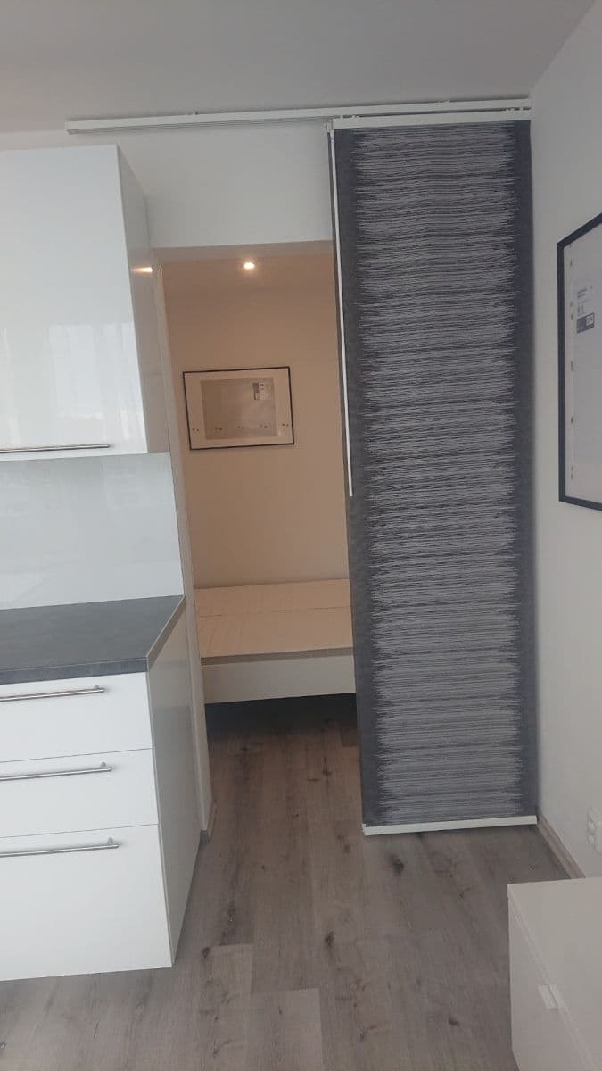 Prenájom bytu 1-izbový 30 m², Lovosická, Praha, Praha Prenájom bytu 1-izbový 30 m², Lovosická, Praha, Praha