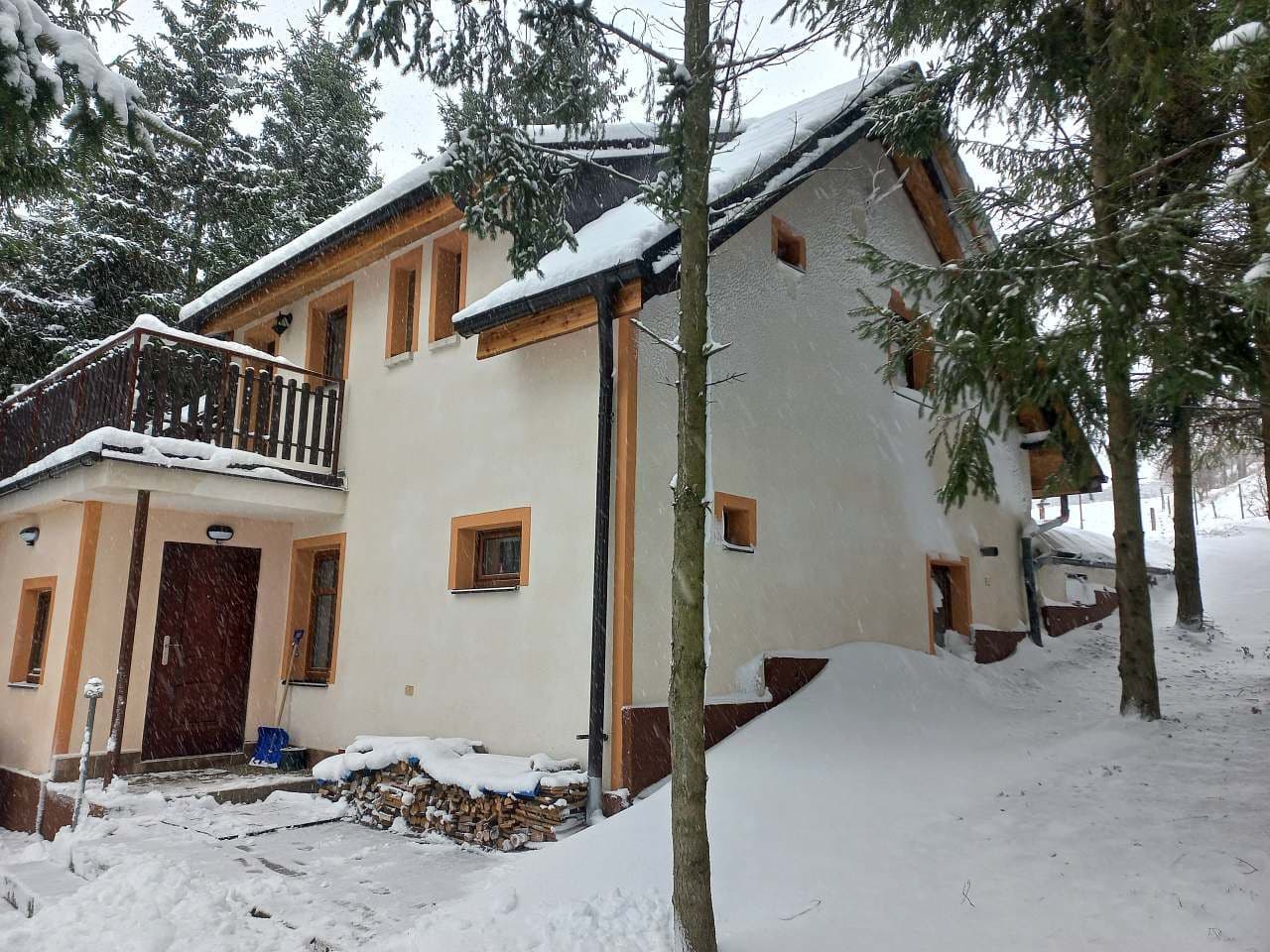 Prenájom rekreačného objektu, Lhota u Lysic, Jihomoravský kraj Prenájom rekreačného objektu, Lhota u Lysic, Jihomoravský kraj