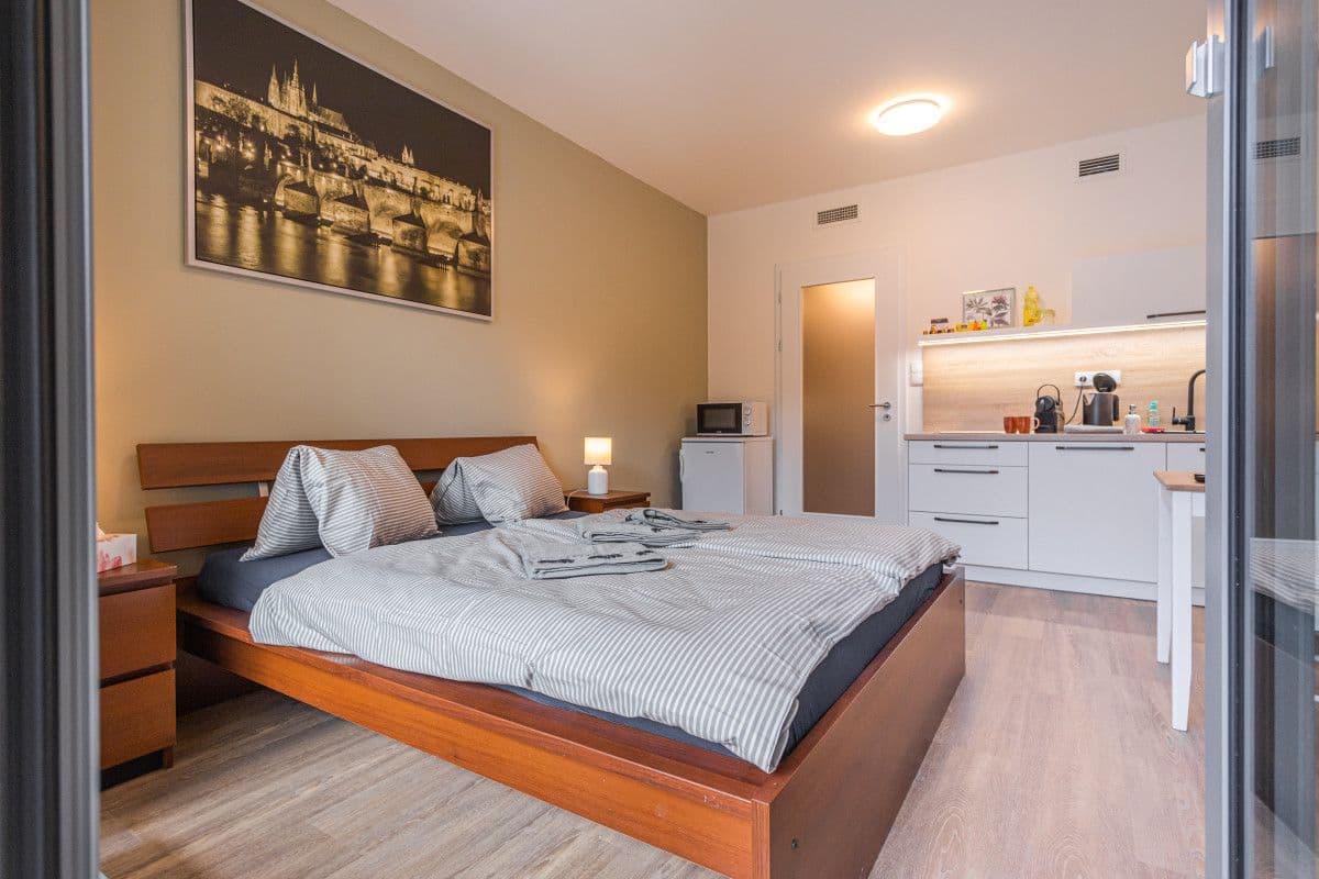 Prenájom bytu 35 m², Hlaváčkova, Praha, Praha Prenájom bytu 35 m², Hlaváčkova, Praha, Praha