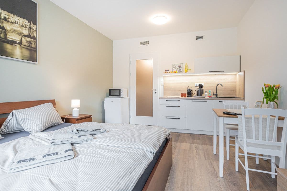 Prenájom bytu 35 m², Hlaváčkova, Praha, Praha Prenájom bytu 35 m², Hlaváčkova, Praha, Praha